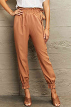 Load image into Gallery viewer, Tie Waist Cropped Pants