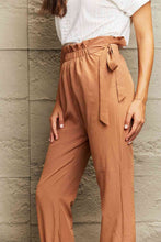 Load image into Gallery viewer, Tie Waist Cropped Pants