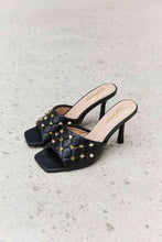 Load image into Gallery viewer, Forever Link Square Toe Quilted Mule Heels in Black