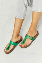 Load image into Gallery viewer, MMShoes Drift Away T-Strap Flip-Flop in Green Sandals