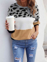 Load image into Gallery viewer, Color Block Round Neck Sweater