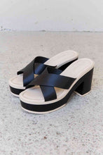 Load image into Gallery viewer, Weeboo Cherish The Moments Contrast Platform Sandals in Black